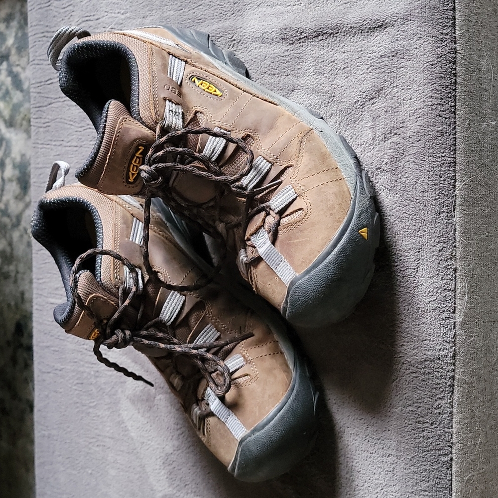 Men's Keen Steele Toe shoes.